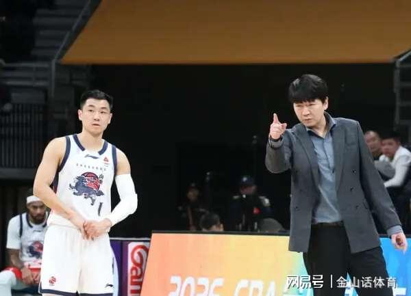 乐鱼体育官网-够硬！CBA联盟犯规第一球队，近12战11胜，晋京厦3强，全赢了个遍